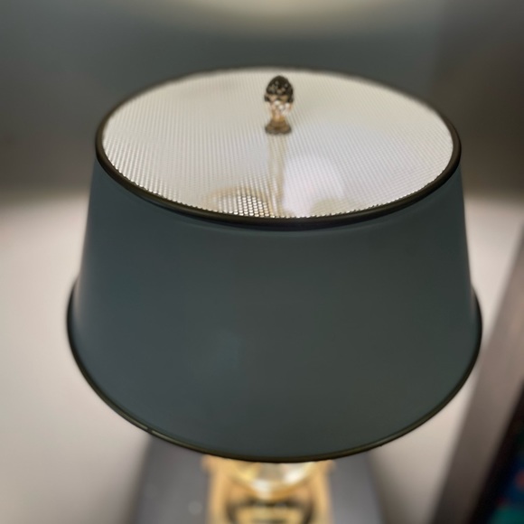 1970’s Solod Brass Pineapple Lamp with white tile shade - Picture 10 of 12